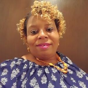 Meet your Posher, Pauline